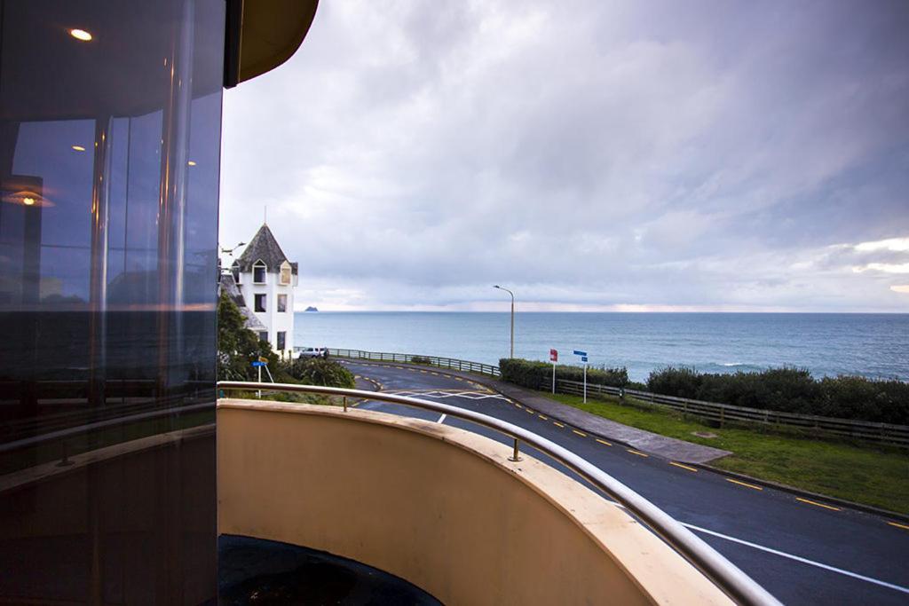 Dolly Kiwi Iconic Bach In Prime Location Villa New Plymouth Exterior photo